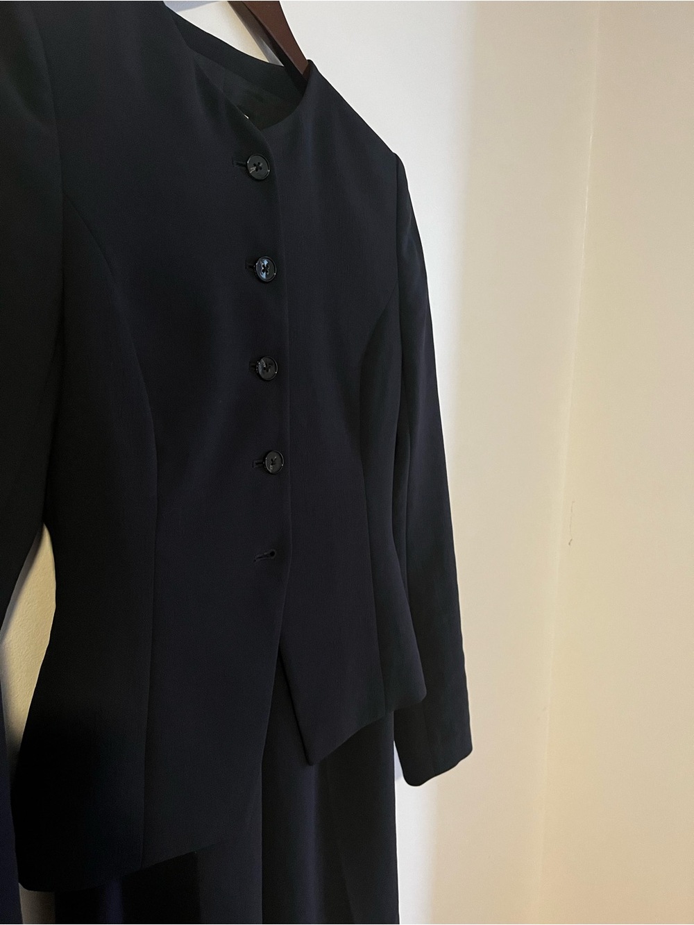 Aritzia Wilfred Effortless Pant & Regal Tailored Blazer (Pant Suit) in Dark Nigh